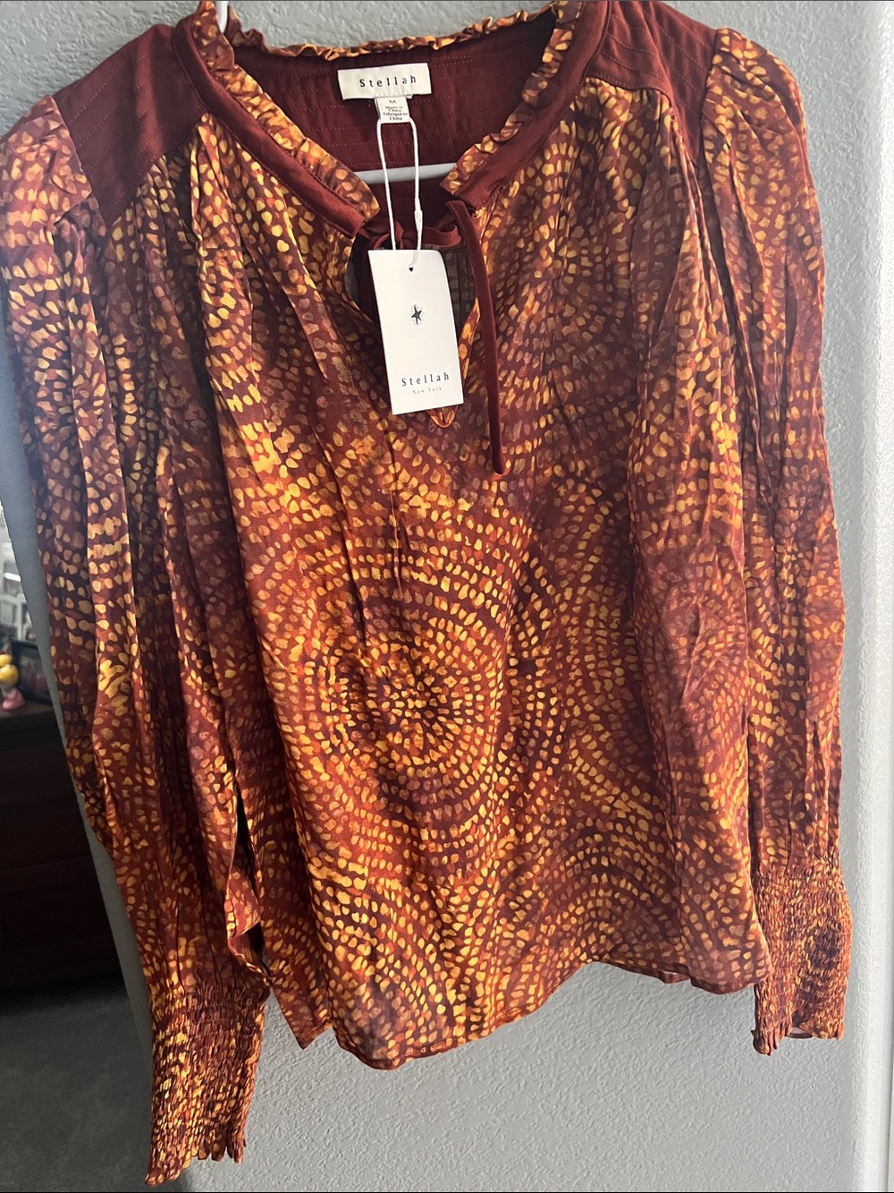 Stellah Women's Rust & Mustard Swirl Tie-Neck Long Sleeve Blouse